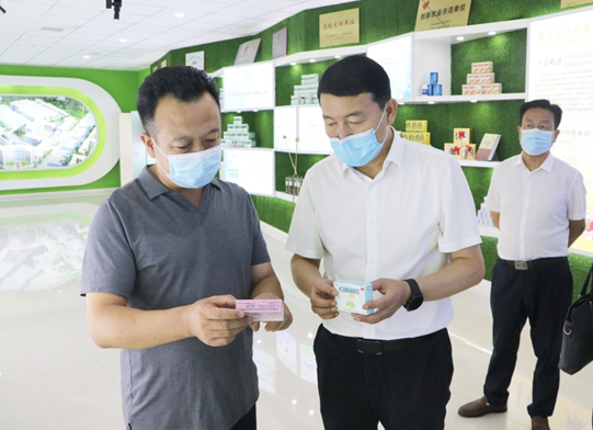 榆中縣委副書記、縣長劉學強一行到隴神戎發調研