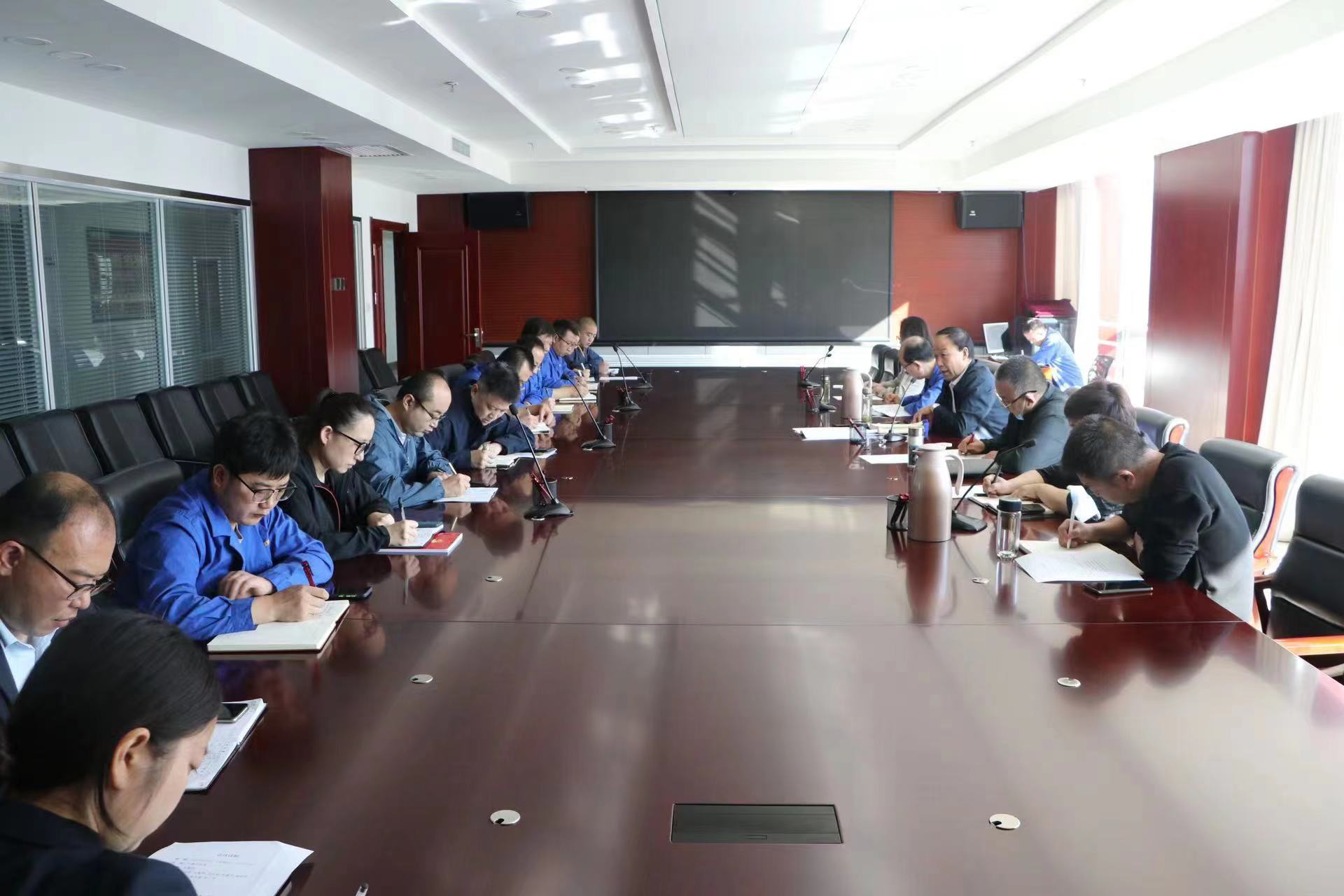 剛性落實(shí)“三扛”會(huì)議精神，決戰(zhàn)決勝年度任務(wù)目標(biāo) ——隴神戎發(fā)召開“三扛”專題黨委（擴(kuò)大）會(huì)議