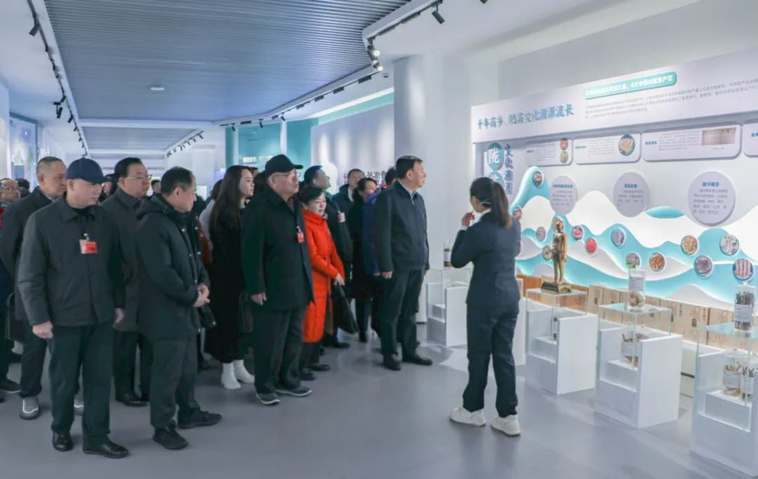 在甘全國人大代表蒞臨甘肅藥業集團集中視察